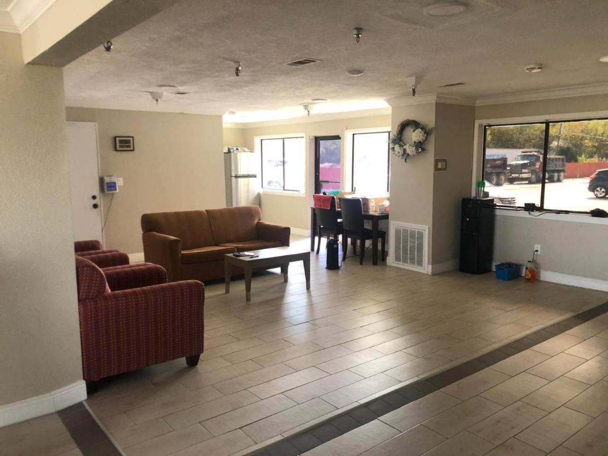 Executive Inn & Suites Бомонт Екстериор снимка